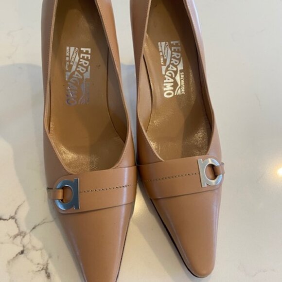 Women's Salvatore Ferragamo Dress shoes size 6C - Picture 1 of 3